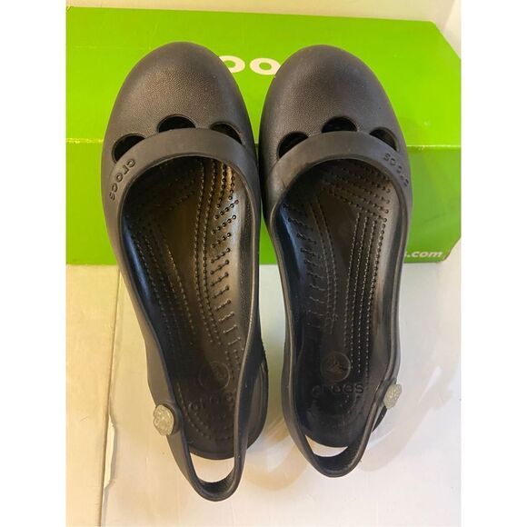 Crocs black slipper size 7 rosette - Picture 2 of 4